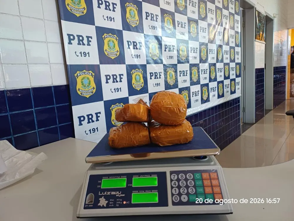 PRF apreende mais de 2 kg de cocaína em mochila durante abordagem a ônibus em Floriano