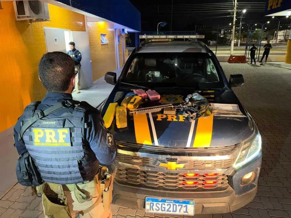 PRF apreende fuzil, 216 munições e drogas durante operação na BR-402, em Luís Correia