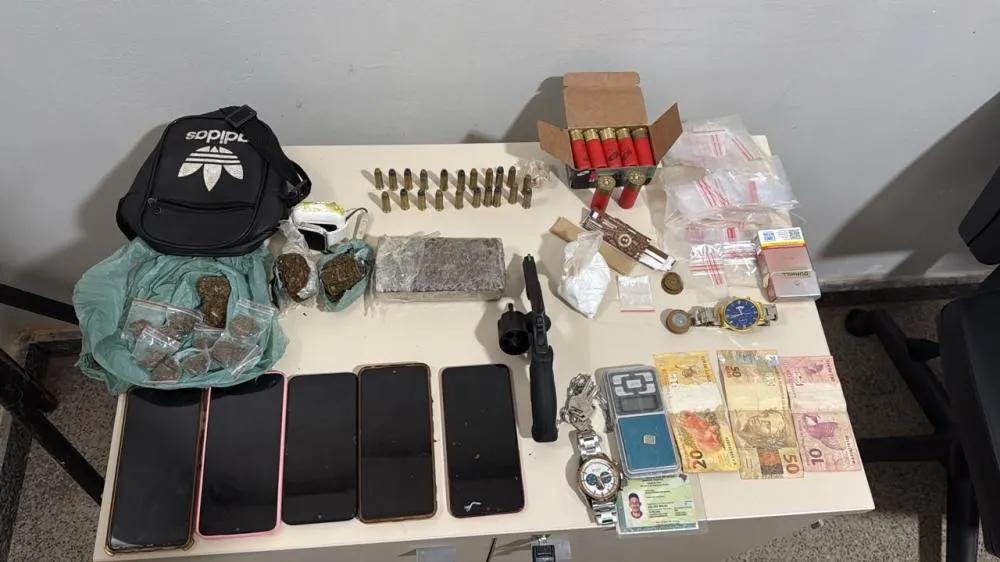 PM-PI prende homem com mandado por homicídio no Maranhão; arma e drogas são apreendidas