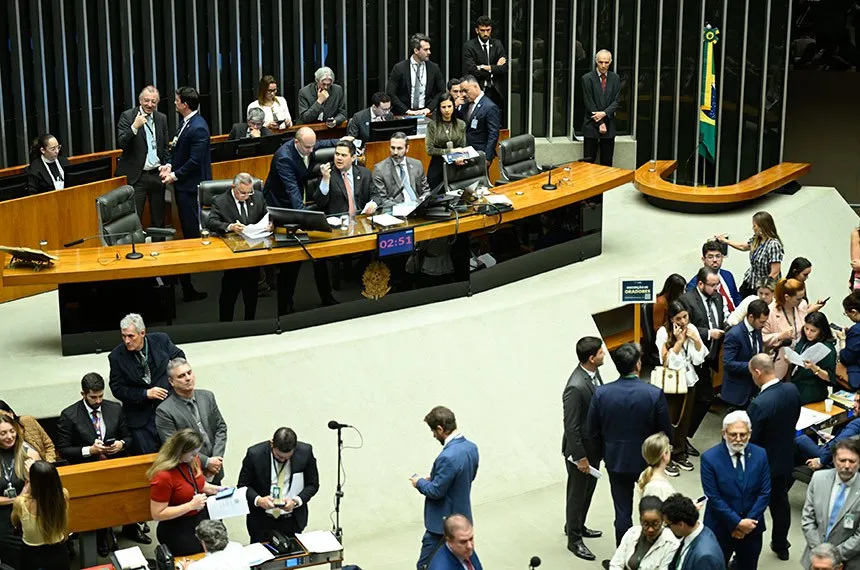 Planalto aposta em pressão de prefeitos para driblar resistência do Congresso à PEC do passe livre