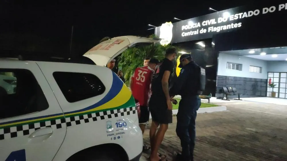 Dois homens são conduzidos à Central de Flagrantes após apreensão de maconha em Cocal dos Alves