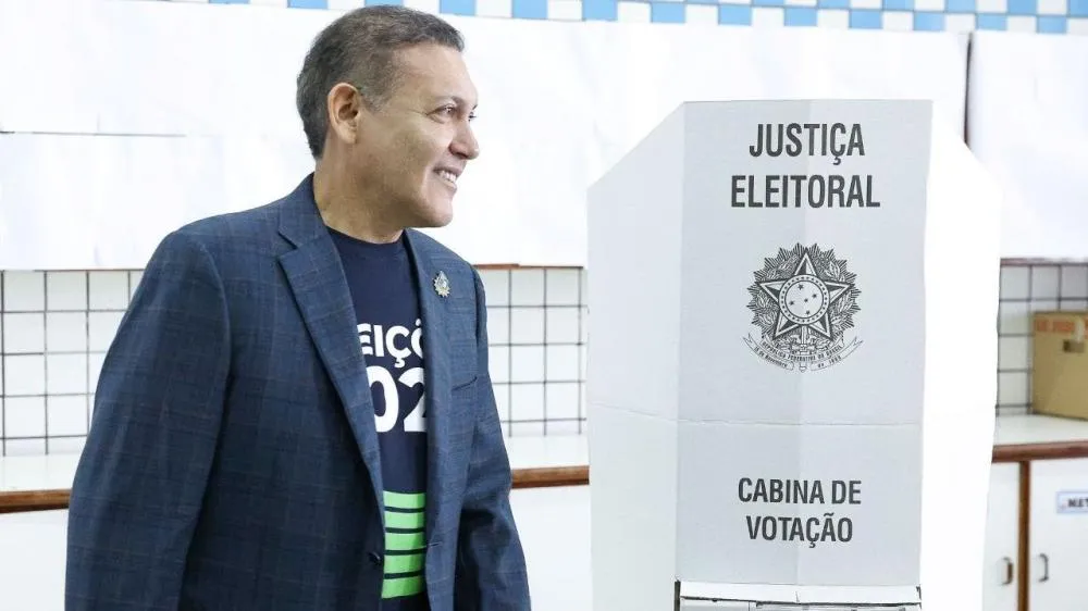 QG de Flávio Bolsonaro mira ministros do STF indicados pelo pai e aposta em pressão de Trump após derrota