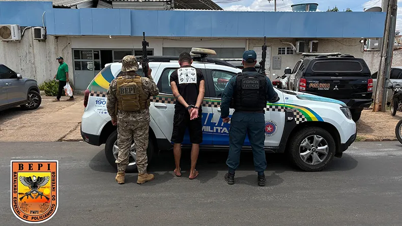 Polícia Militar invade imóvel, liberta mulher de cárcere privado sob mira de arma e prende suspeito em Picos